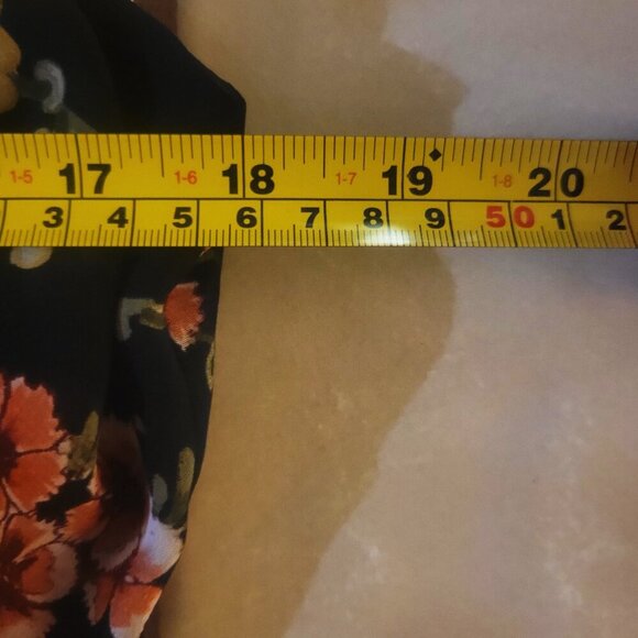 Lovely Floral Gathered Halter w/Cinched Waist and Tiem Back Mini Dress - Size L - Picture 11 of 12